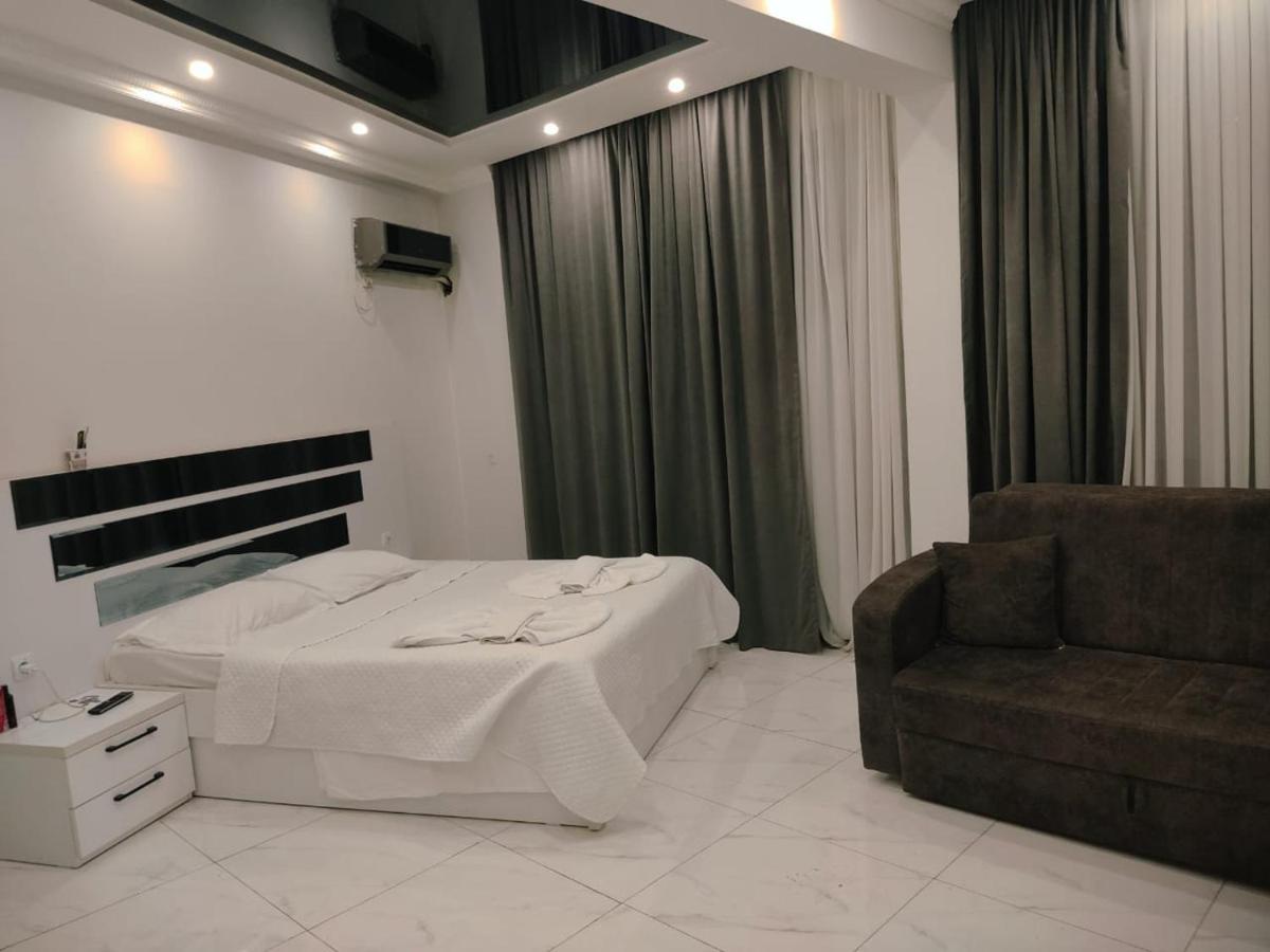 Golden Fish Hotel Batumi Eksteriør bilde